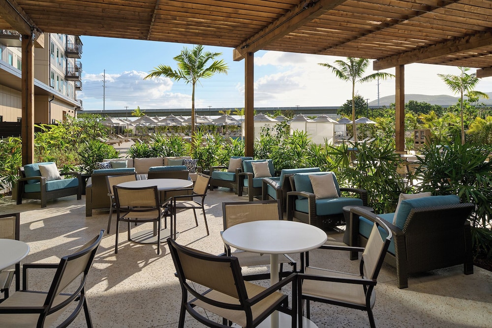 Hyatt Place at Ho'opili 48/50
