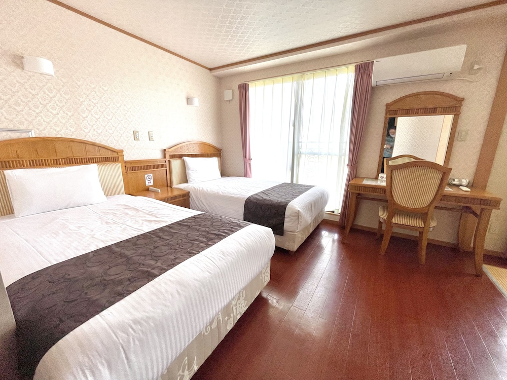 Hotel Castle Village Miyakojima (ex. Miyakojima Onsen Hotel) 17/37