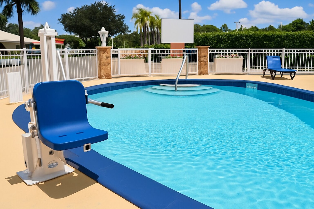 Spinnaker Inn of Naples 41/57