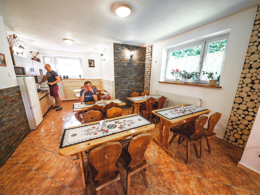 Hostel & Apartments U Florka 2 13/30