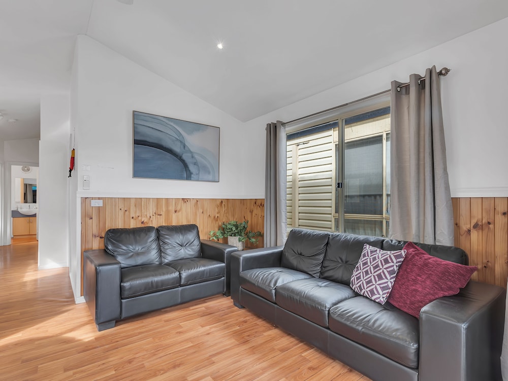 Ingenia Holidays Torquay 28/48