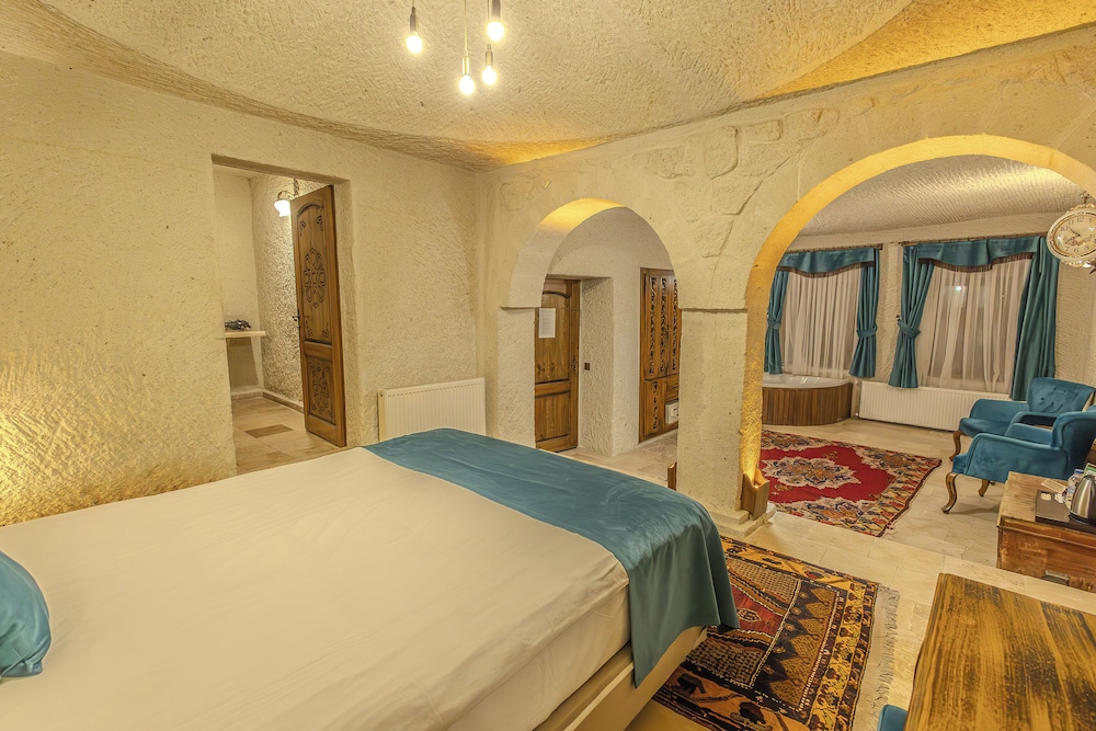 Miracle Cave Hotel 11/50