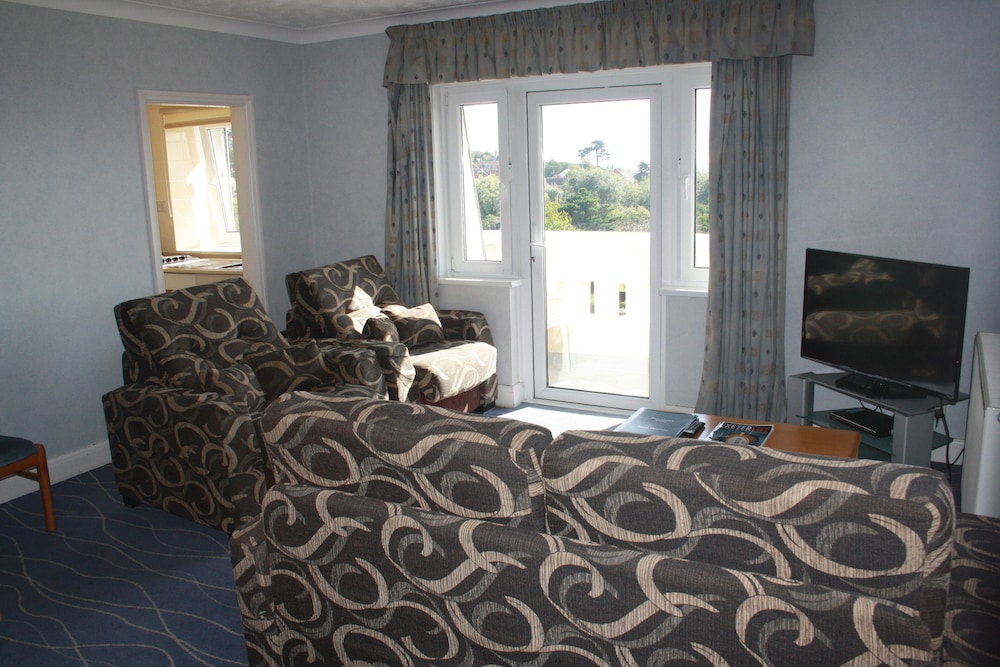 The Devoncourt Resort 40/50