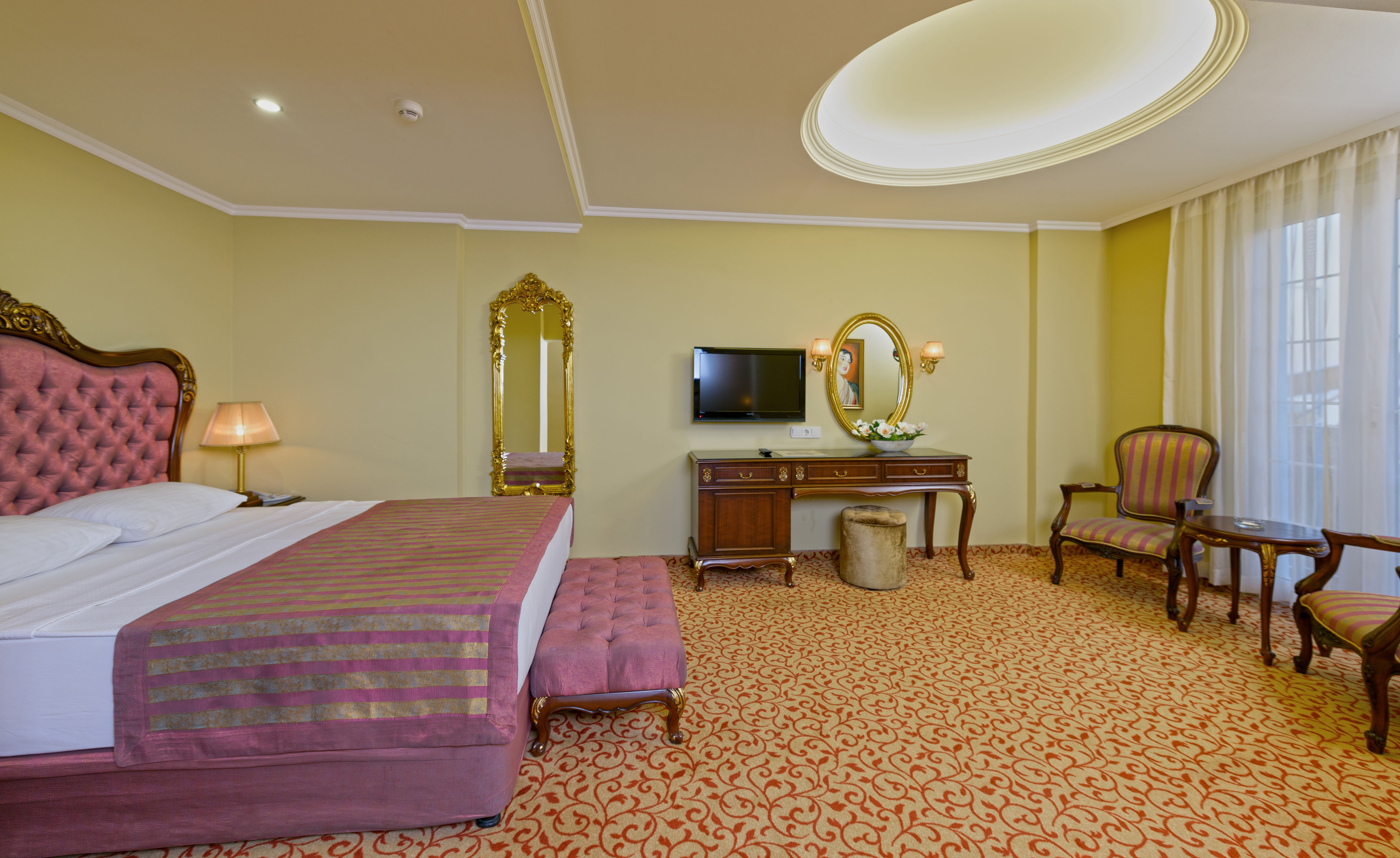 LUXURY SUITE