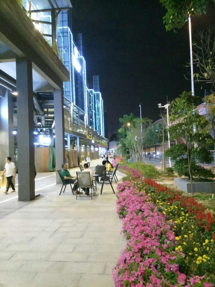 Shenzhen Flight One Hotel 9/11