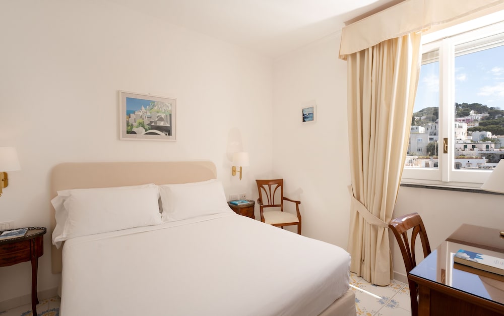 Hotel Syrene Capri 16/69