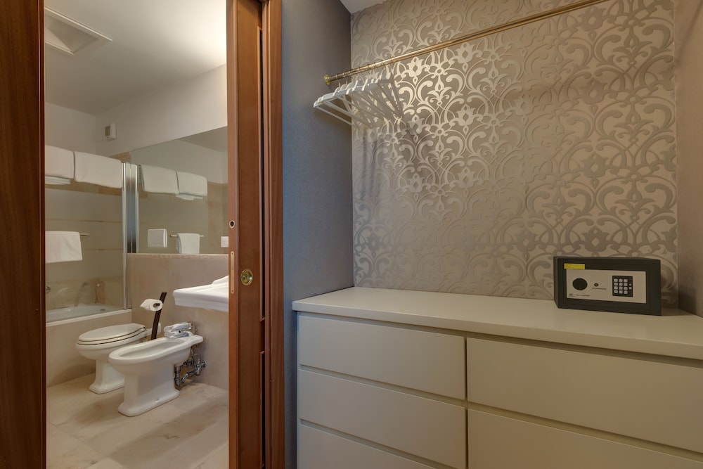 Penthouse Suite Rome 32/34
