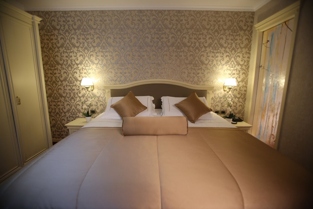 STANDARD, DOUBLE BED