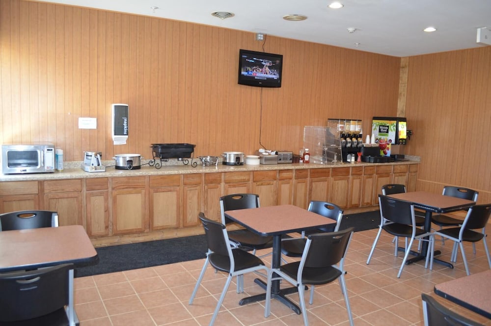 Knights Inn Quincy 20/20