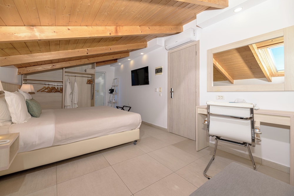 Superior, Double Bed, Iakinthos Tsilivi Beach 8/10