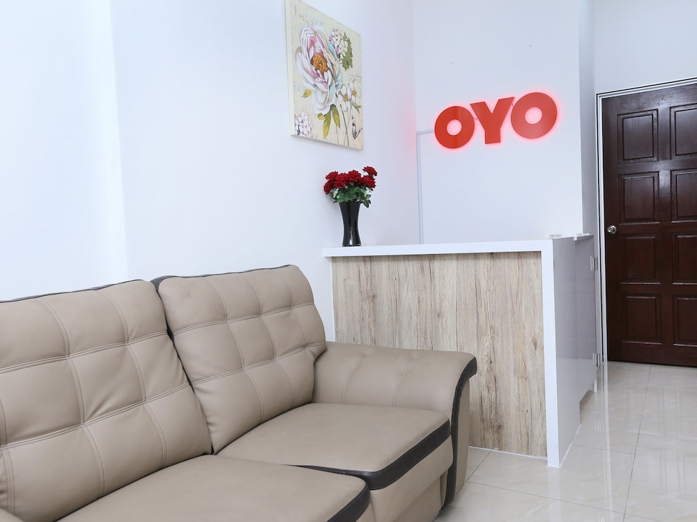 OYO 90090 Roselyn Inn 2 8/27