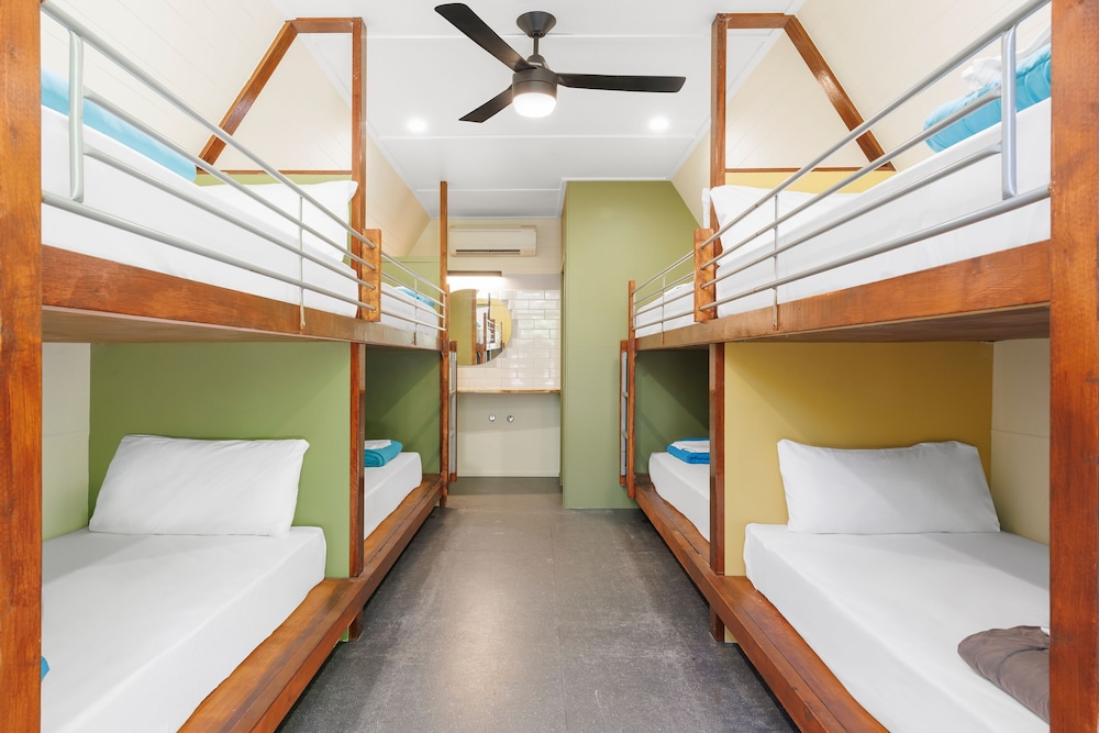 Selina Magnetic Island 14/50