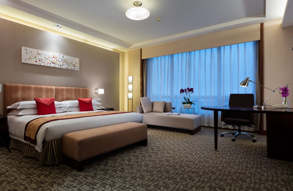 BUSINESS, SUITE, KING BED