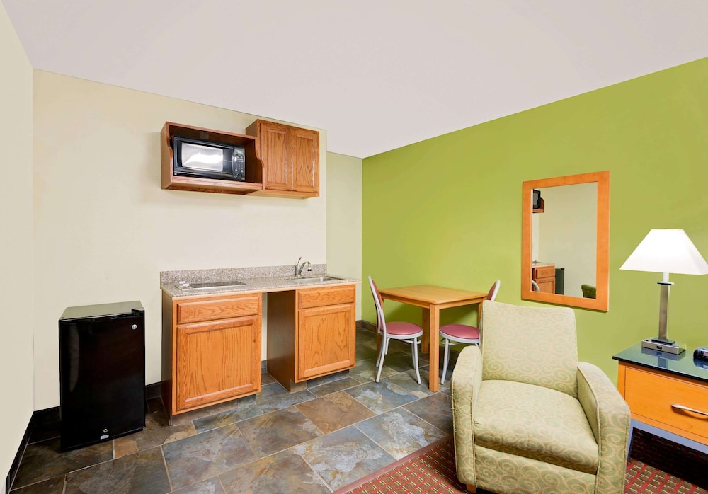 Days Inn by Wyndham Fort Dodge 23/27