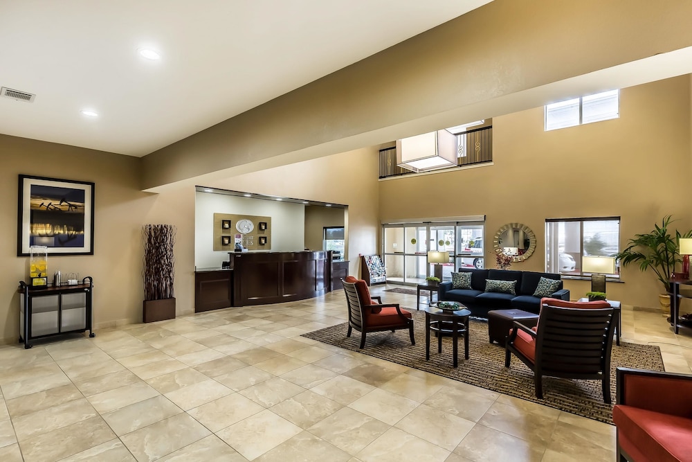 Comfort Suites Houston IAH Airport - Beltway 8 34/45