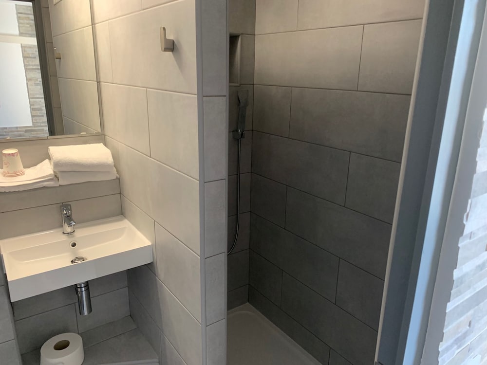Aix Hotel 45/50