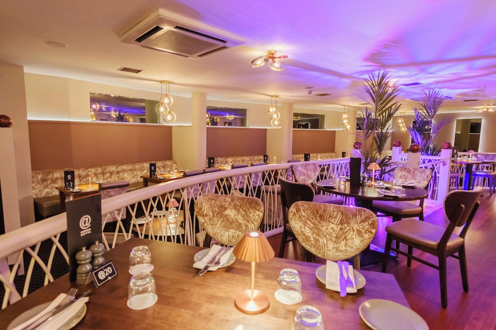 The Central Hotel Donegal 53/64
