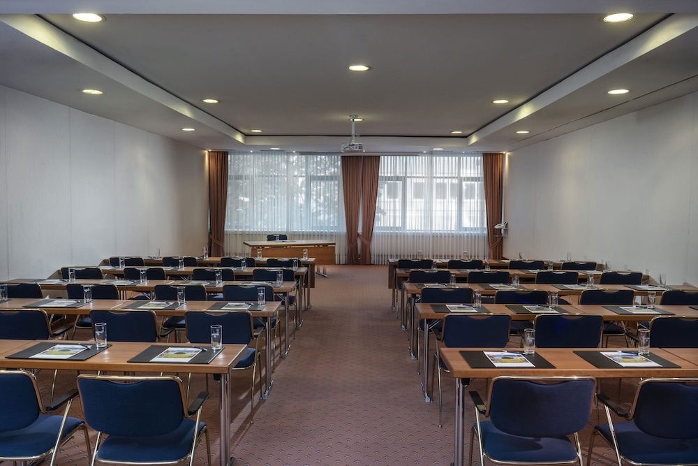MARITIM HOTEL MAGDEBURG 61/73
