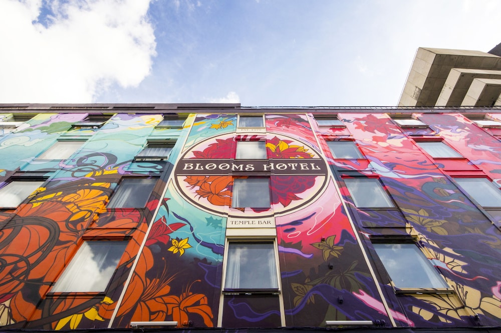 Blooms Hotel 1/28