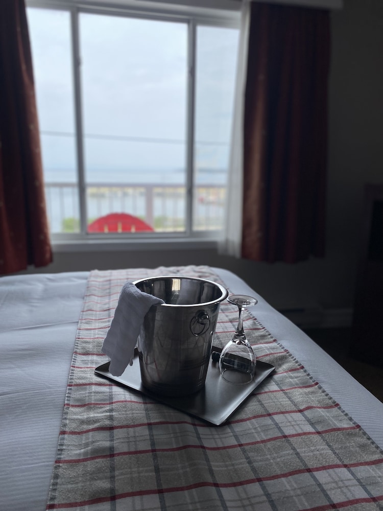 Ocean View Hotel 18/50