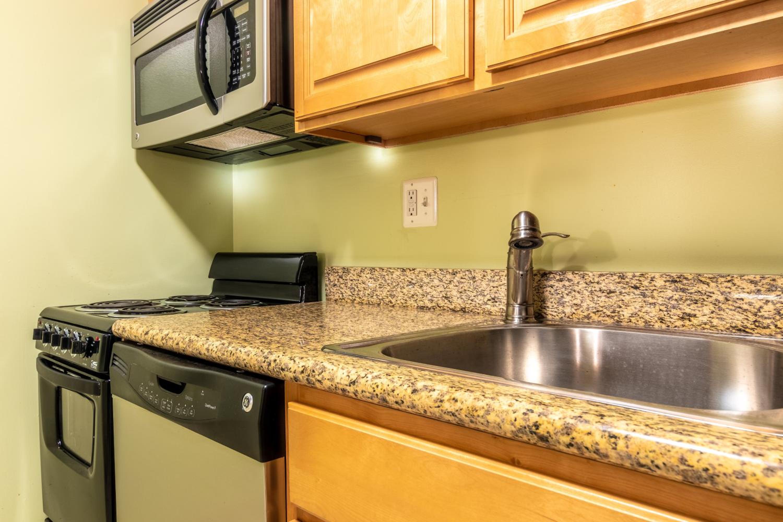 1 Bedroom, Suite, Master Suites Hotel Waldorf 5/6