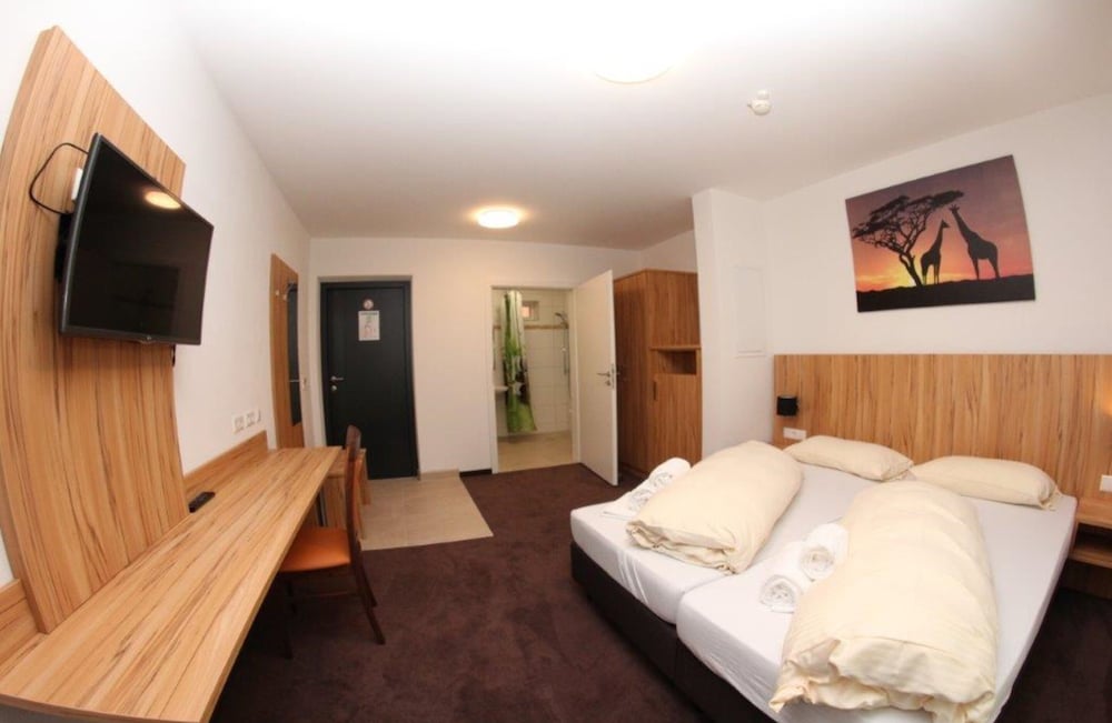 Schafer Boardinghouse 14/30