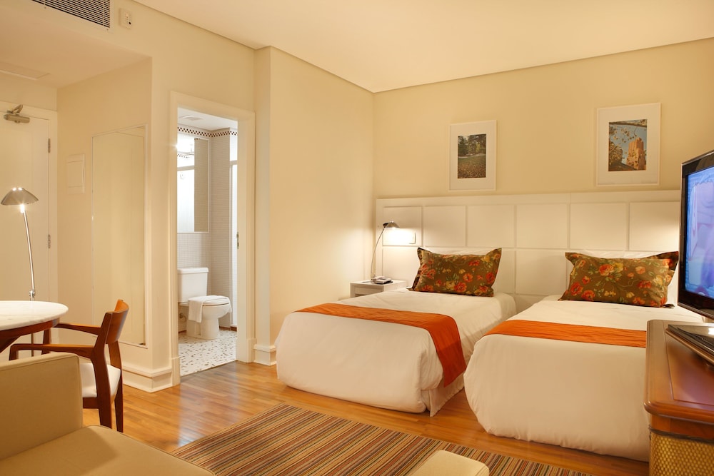 ROOM, TWIN BEDS