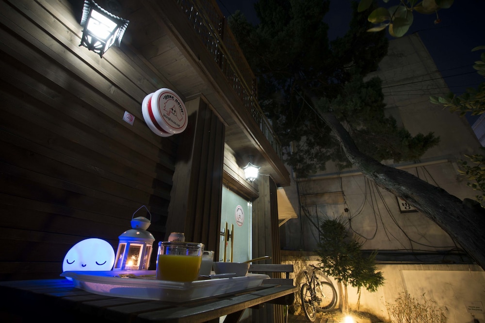 Jeong House 3/63