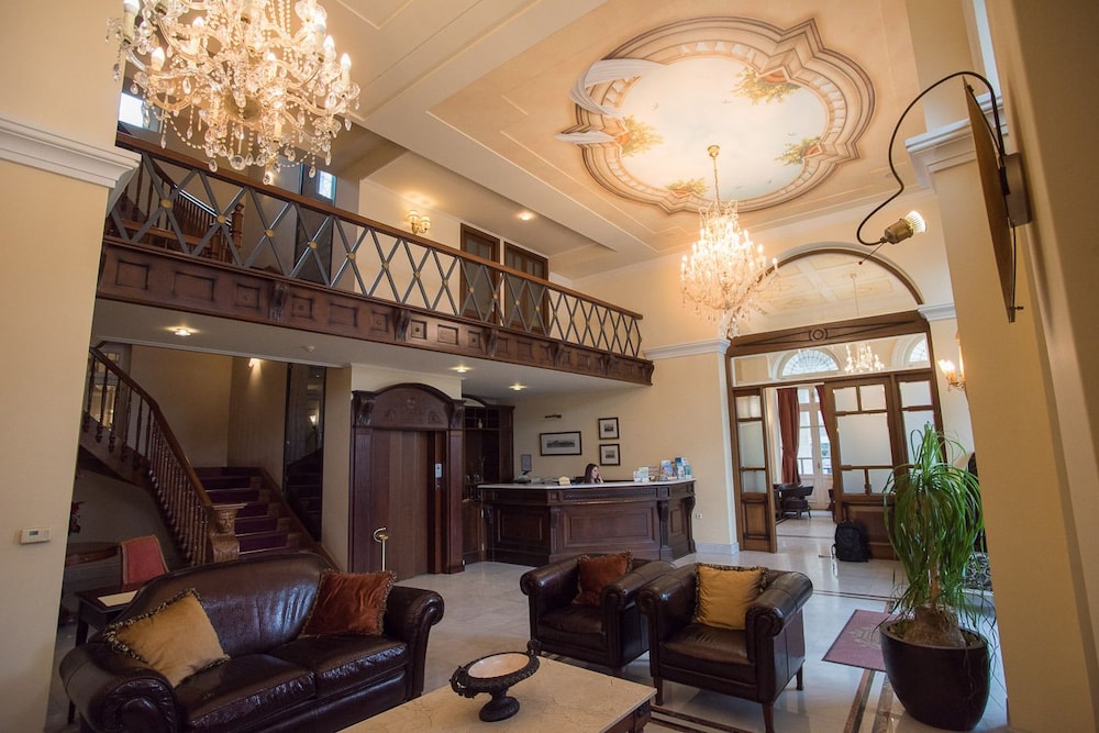 Grande Bretagne Hotel 33/53