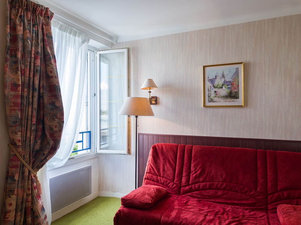 Armoric Hotel 8/57