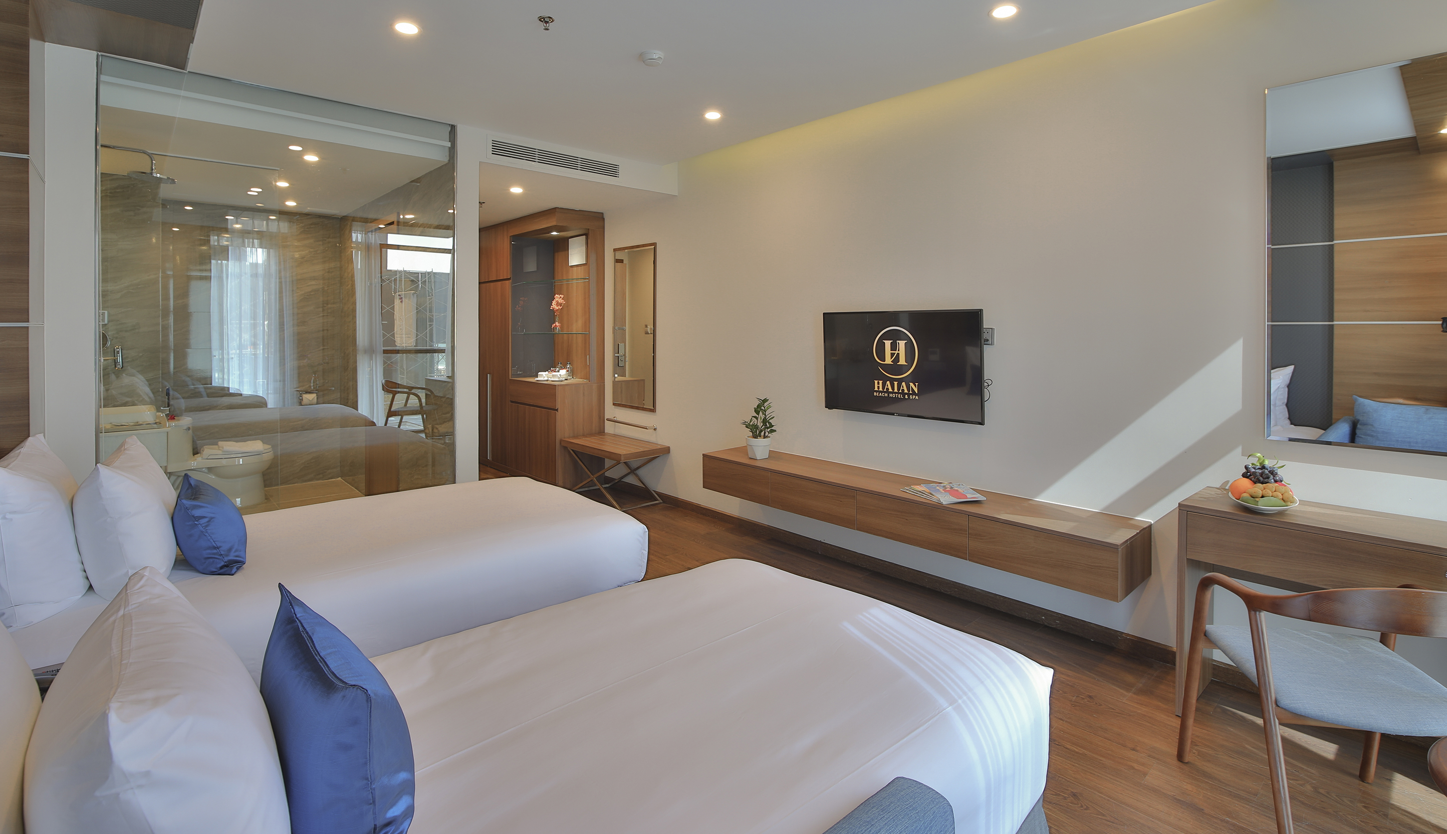 غرفة بسريرين منفصلين بإطلالة جزئية على البحر، Haian Beach Hotel And Spa 3/10