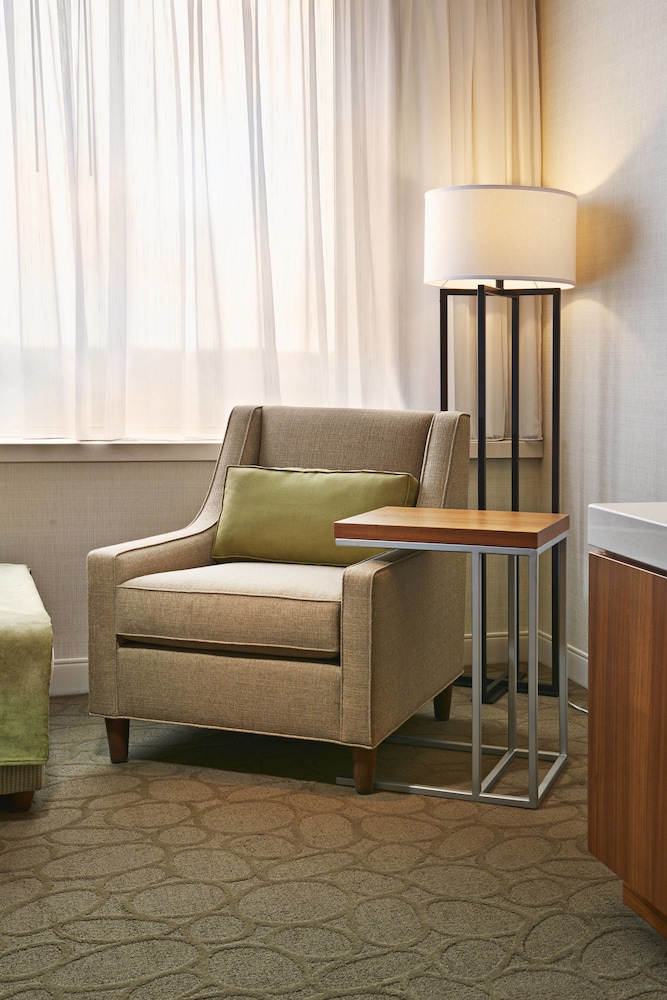 Delta Hotels By Marriott Dartmouth 27/43
