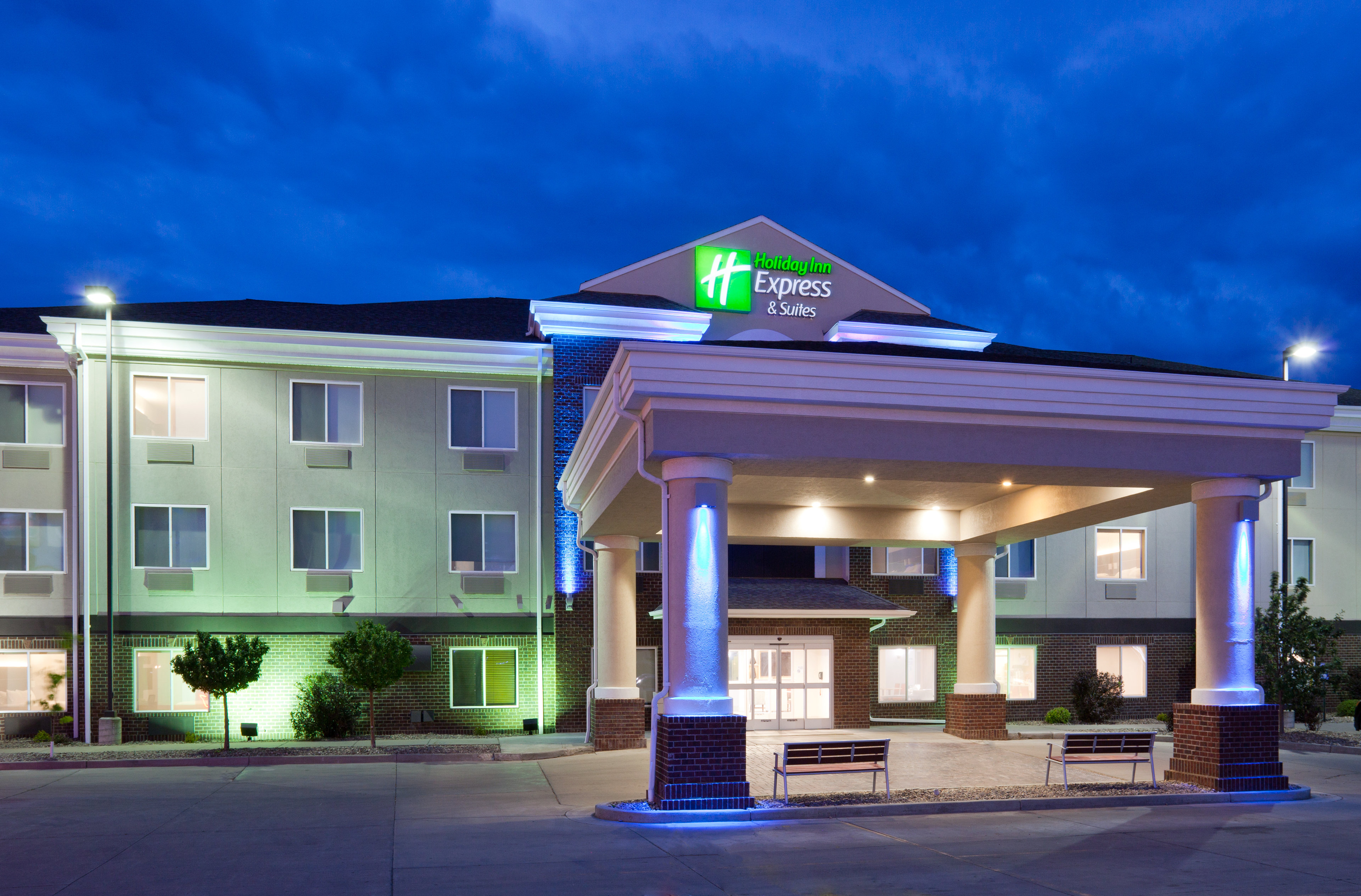 Holiday Inn Express & Suites Dickinson 2/60