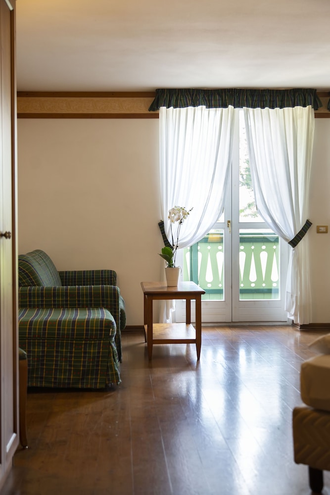 GRAND HOTEL MISURINA 61/87