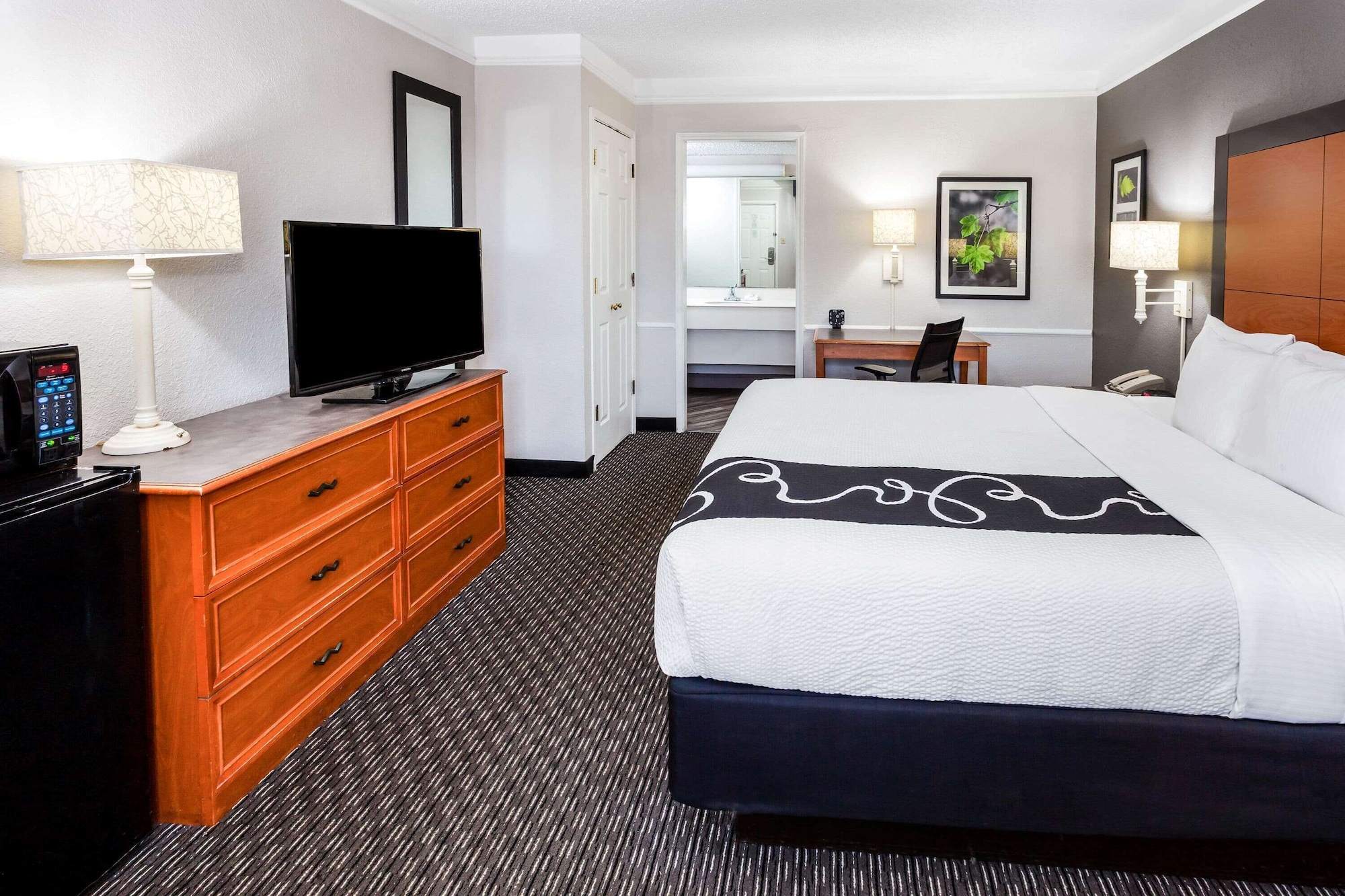ROOM, KING BED