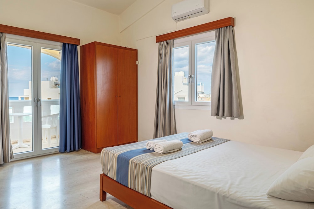 Niros Beach Apartments 19/58