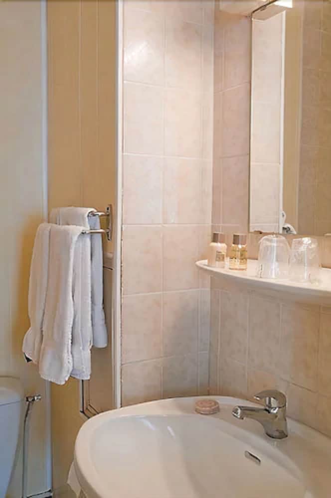 HOTEL PARIS LEGENDRE 10/51