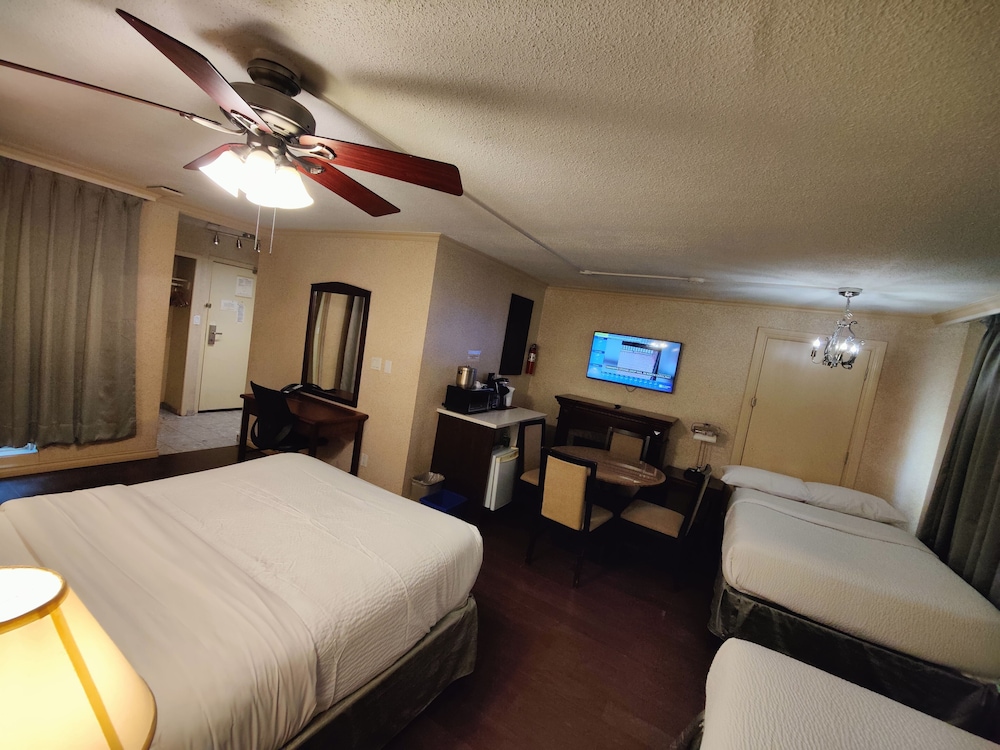 HARBOUR, PENTHOUSE SUITE, CITY VIEW, PATIO