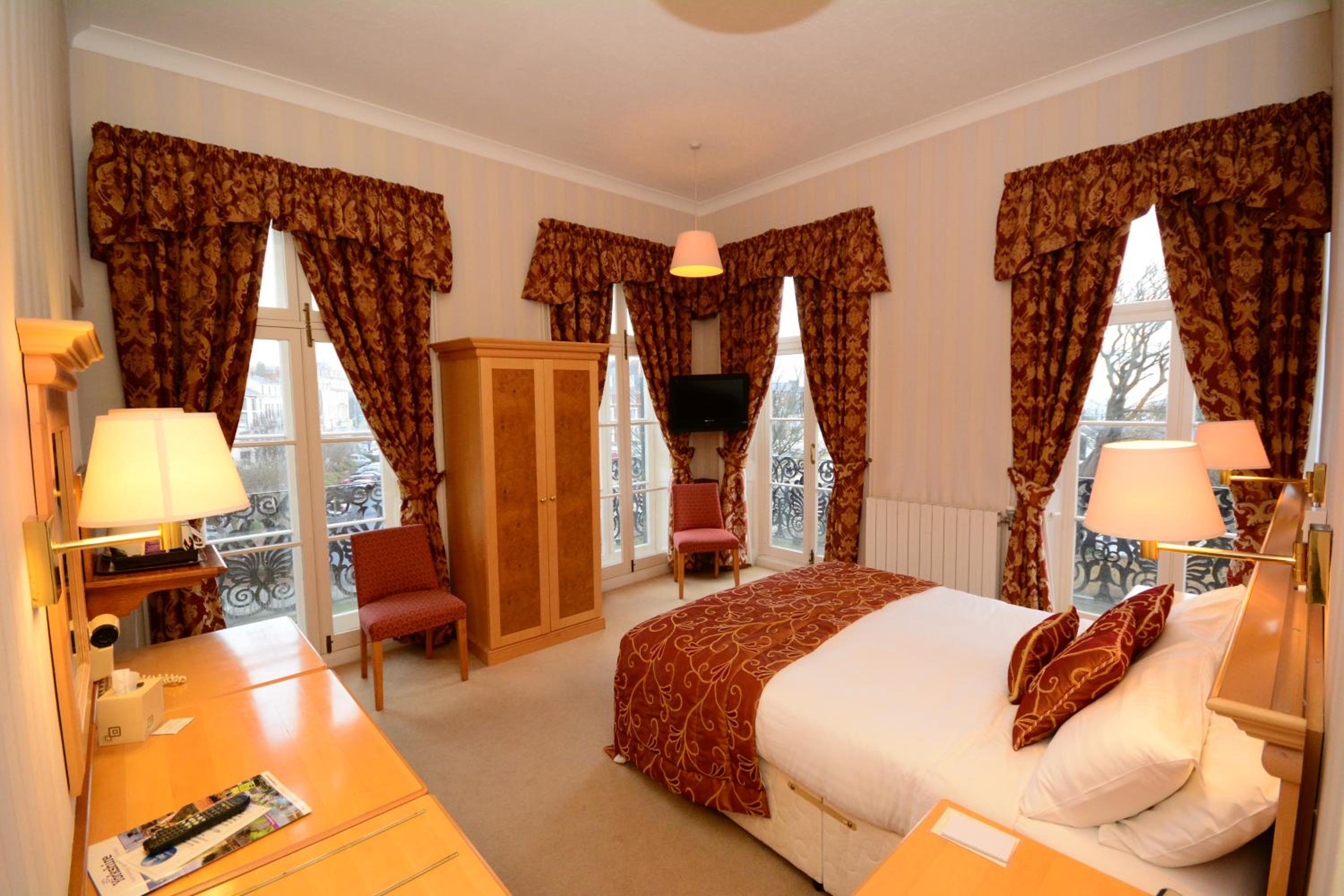 غرفة سوبيريور بسرير مزدوج، The Crescent Hotel 5/8