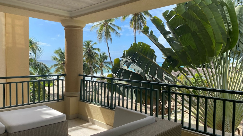 White Sands Beach Condos 30/50