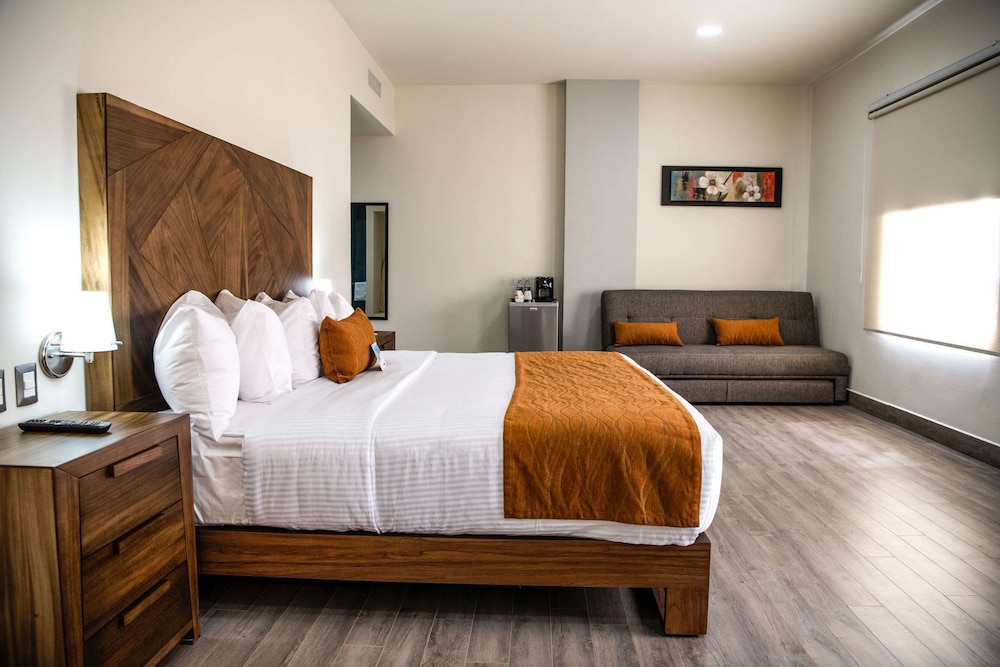 Comfort Inn Irapuato, GUA 16/43
