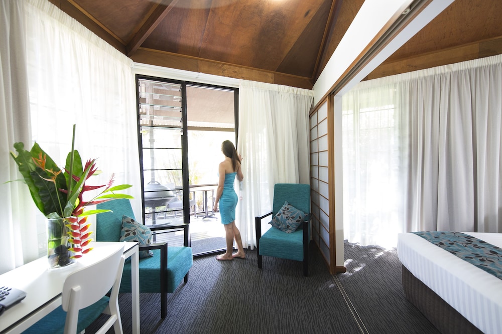 PALMS CITY RESORT 32/63