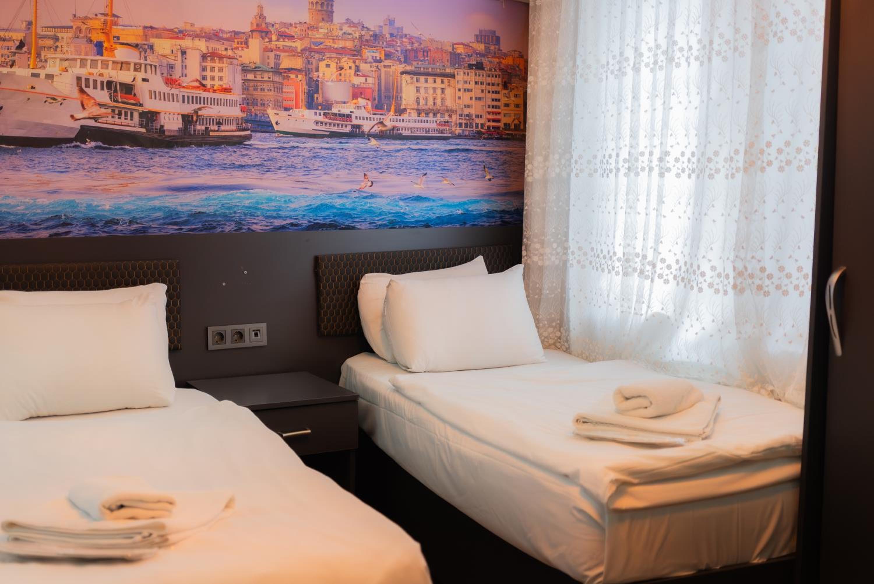 غرفة ديلوكس رباعية، Golden Horn Park Hotel 4/8