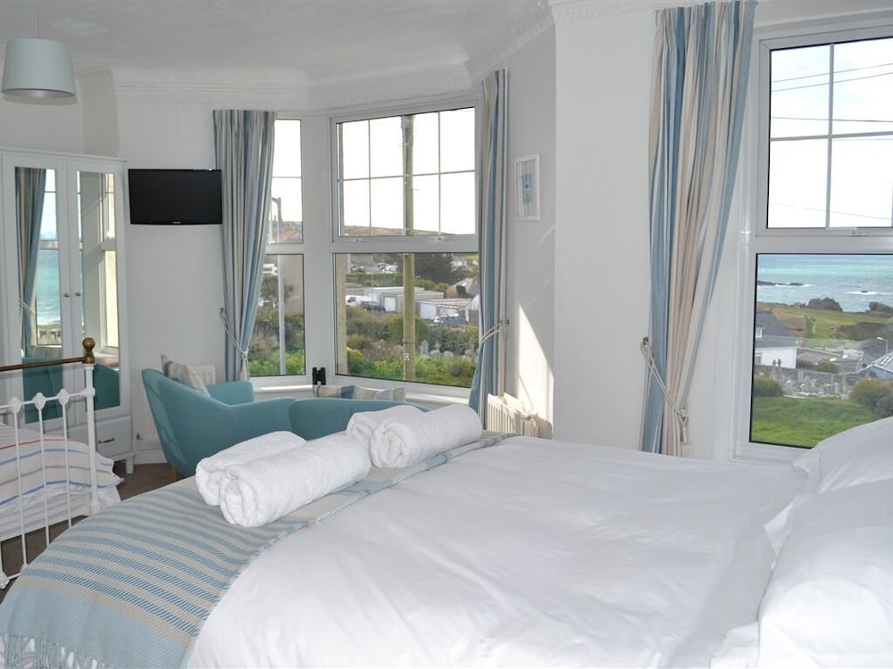 Tregony Guest House 3/52