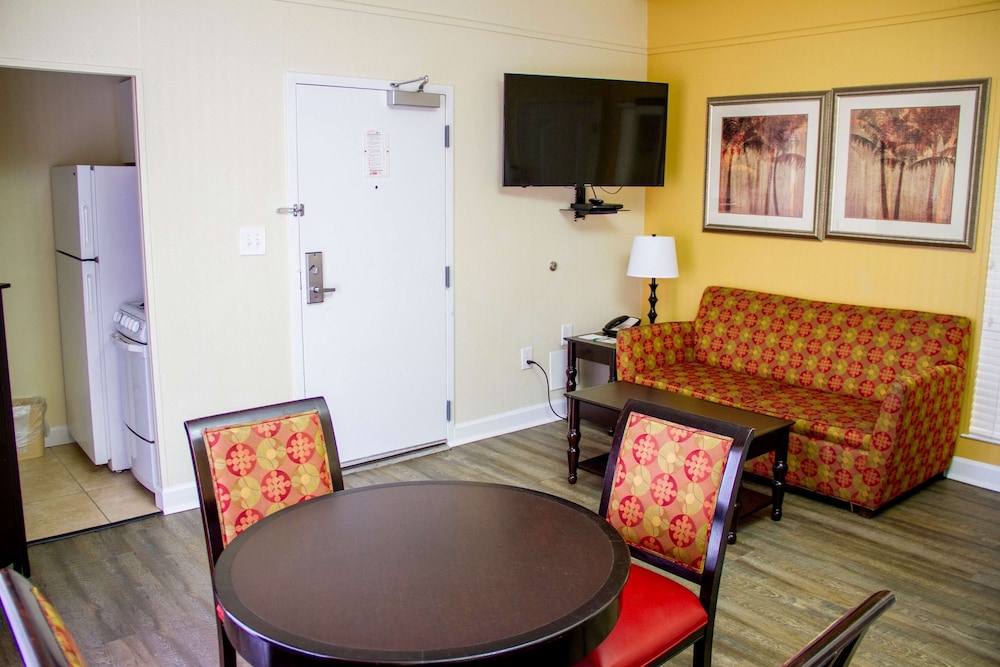 Wyndham Garden Fort Walton Beach Destin 34/55