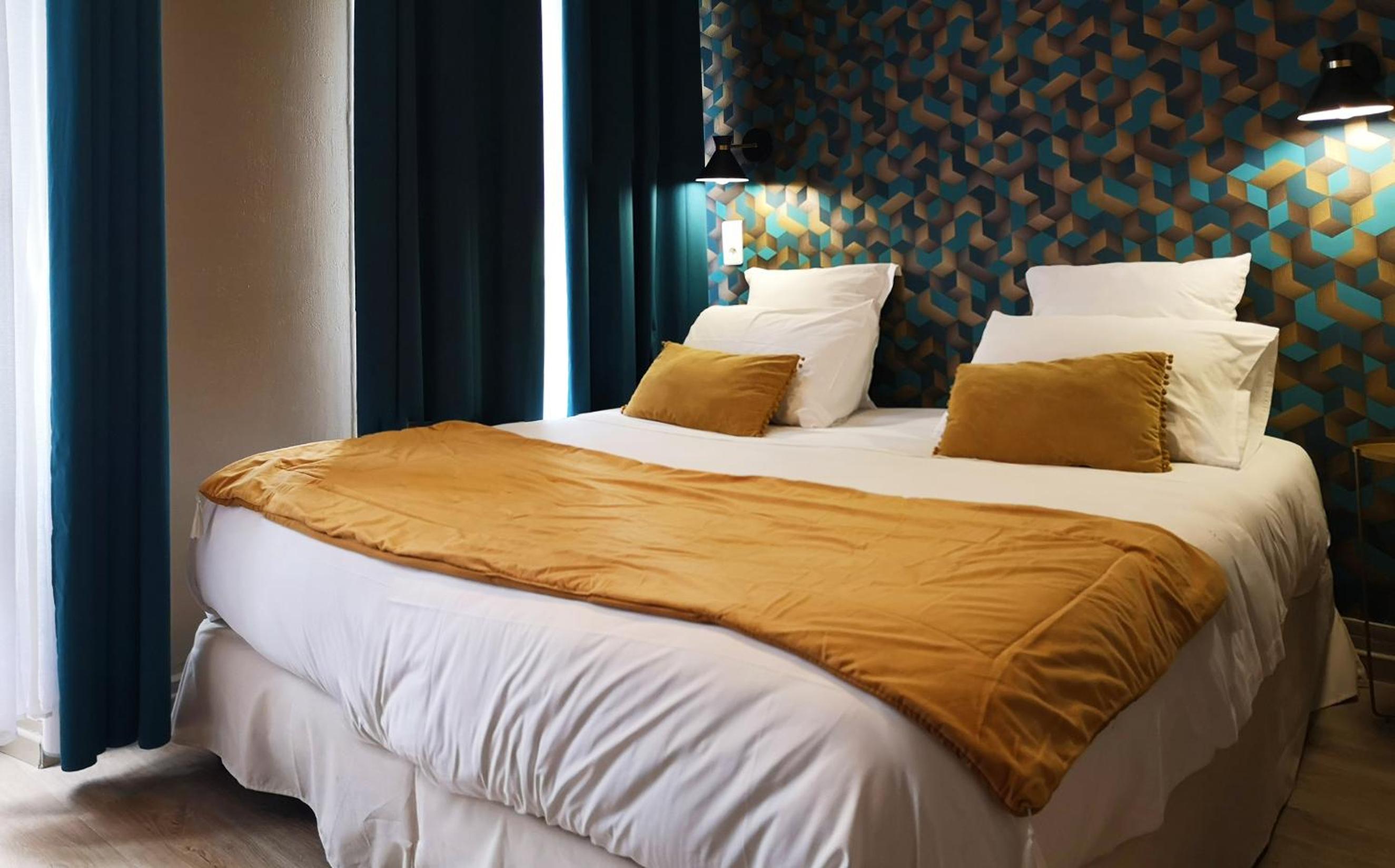 Room, Double Bed, HOTEL HIPPODROME 3/10