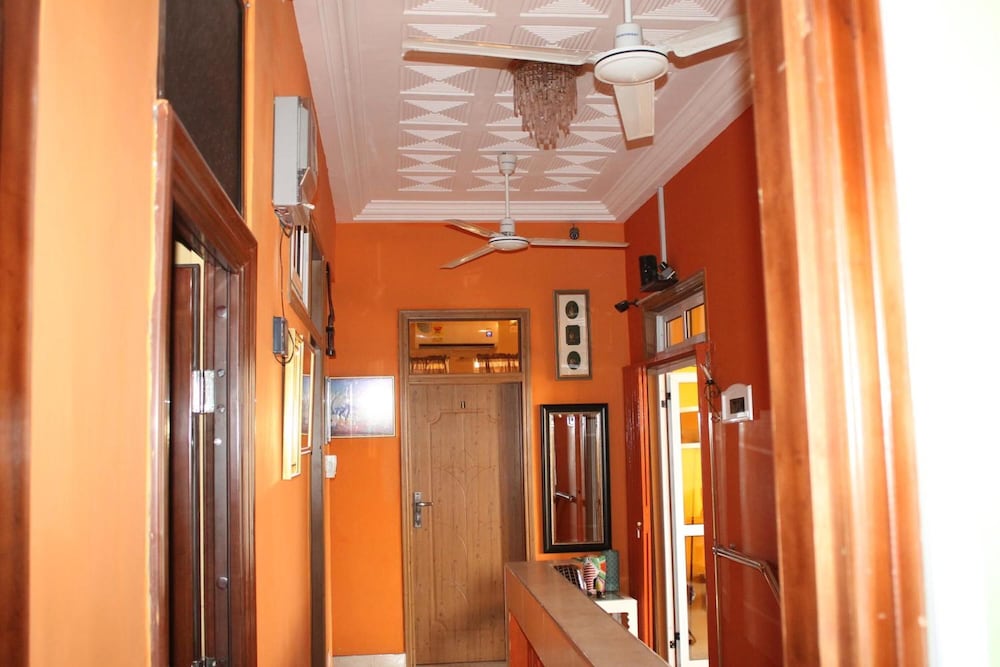 Jesiwa B's Little Palace 19/48