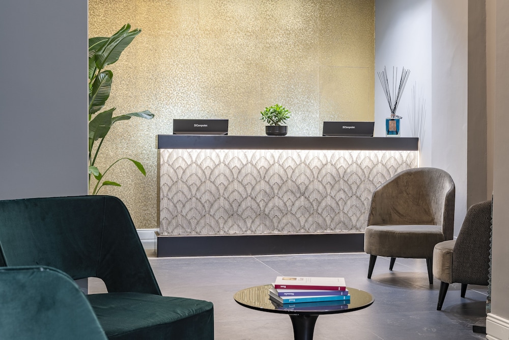 Flom Boutique Hotel 3/50