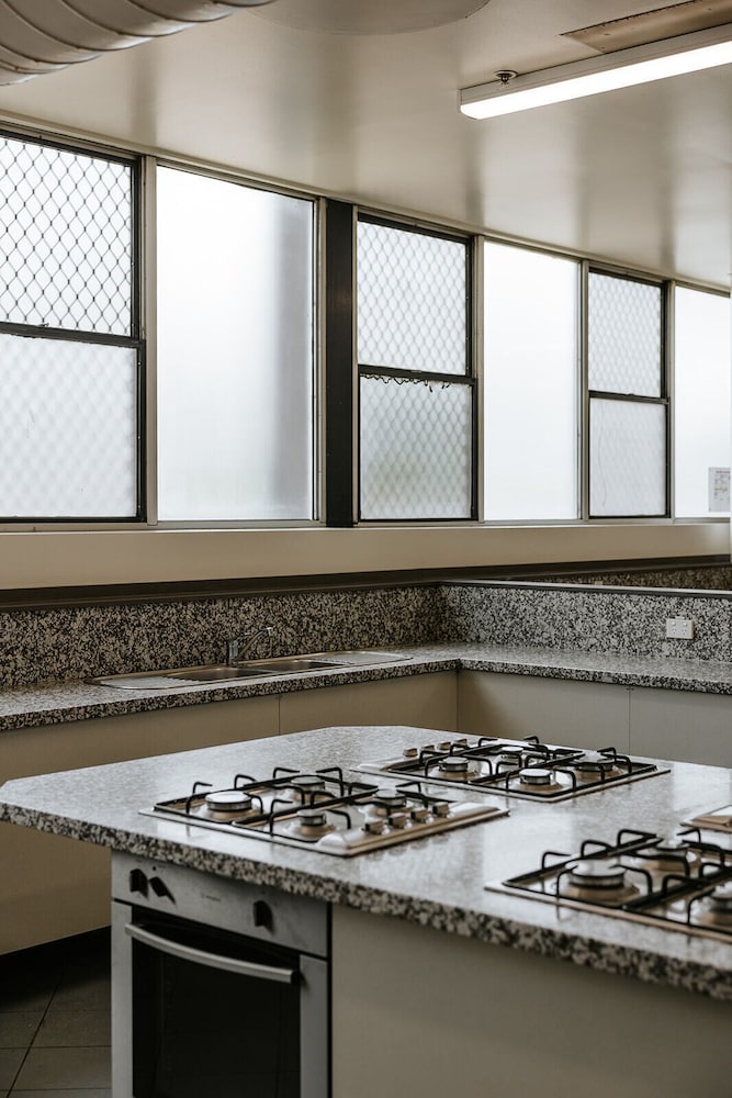 Canberra Accommodation Centre 62/63