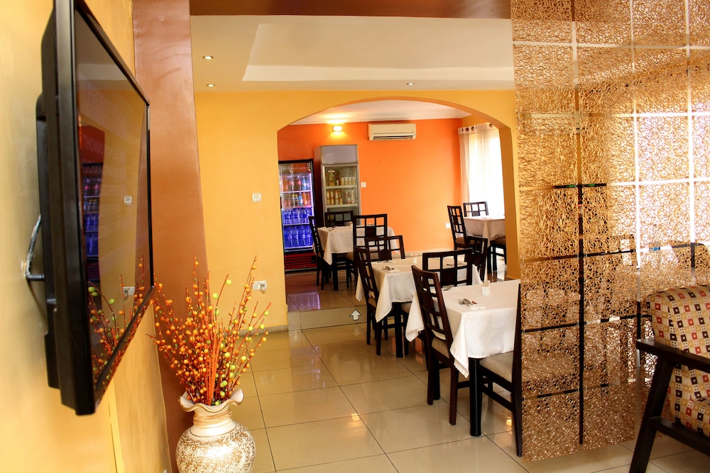 Adis Hotels Ibadan 23/32